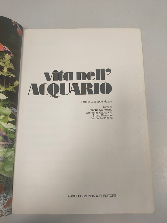 Libro Vita Nell'Acquario Oscar Mondadori 1974