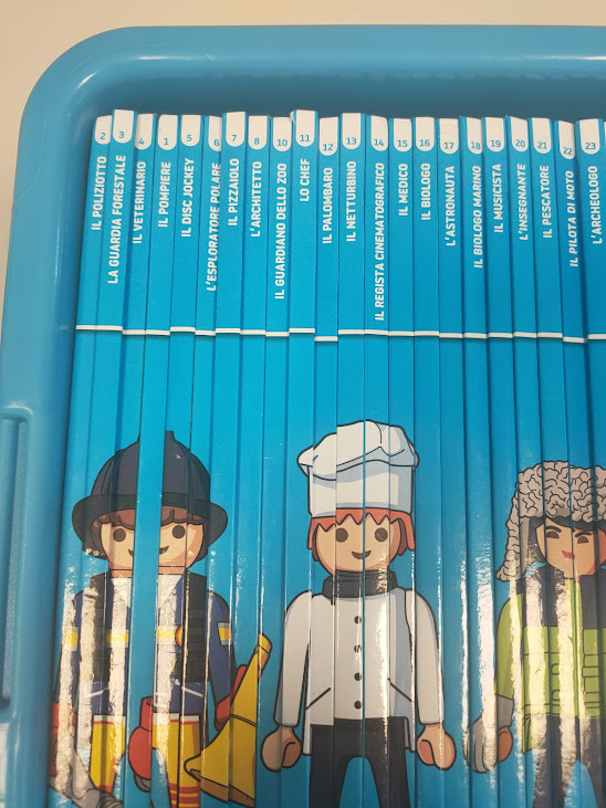 Scatola Contenente una Collezione di 60 Libri Prodotta da "Playmobil" Vintage 2019