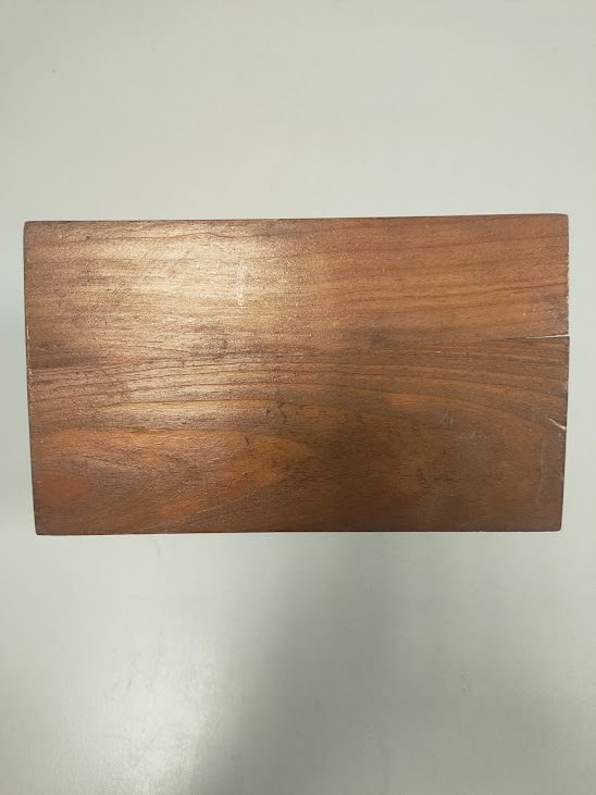 Scatola Vintage in legno a Tema Aeronautico con Marchio "Capt. Jacobs"