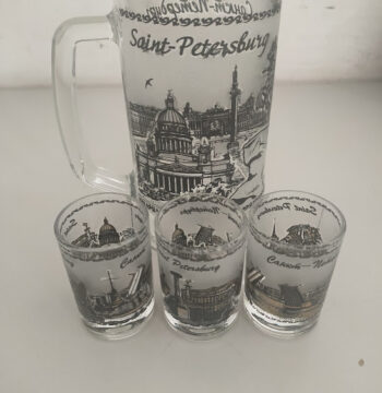 Set di 3 Bicchierini da Souvenir "Saint Petersburg" più 1 Boccale da Birra