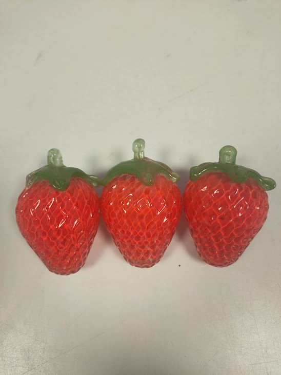 Set di Fragole Decorative in Vetro Soffiato o Cristallo Artificiale Anni 60-70