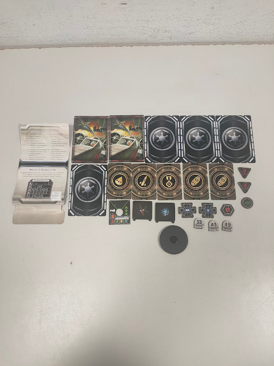 Set di gioco Star Wars X-Wing, con Miniatura del TIE Bomber e Vari Segnalini
