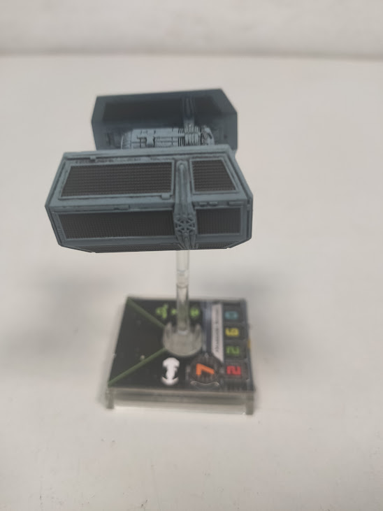 Set di gioco Star Wars X-Wing, con Miniatura del TIE Bomber e Vari Segnalini