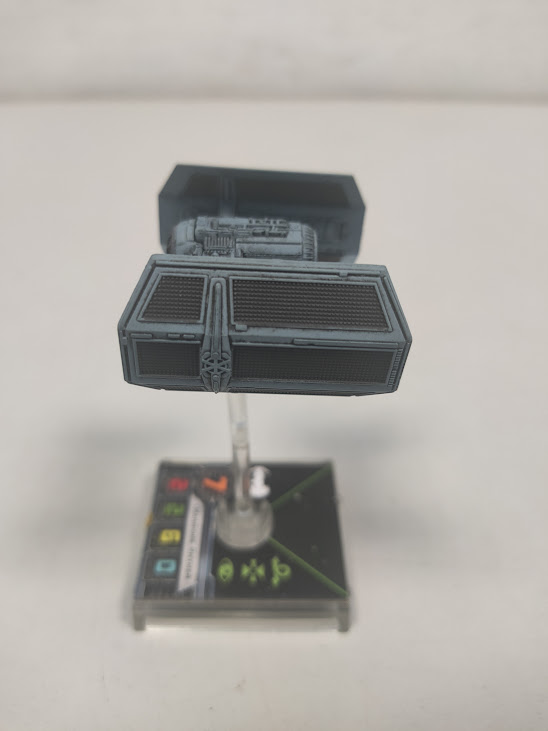 Set di gioco Star Wars X-Wing, con Miniatura del TIE Bomber e Vari Segnalini