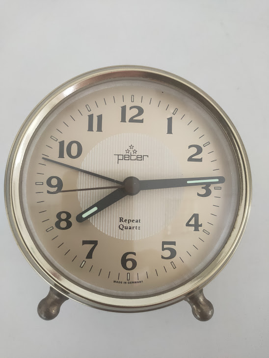 Sveglia "Peter" con Numeri Arabi e Lancette Luminose Vintage Anni '60