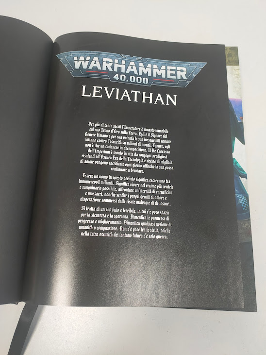 Libro L'Hobby di Warhammer Leviathan più Mazzo di Carte 2023