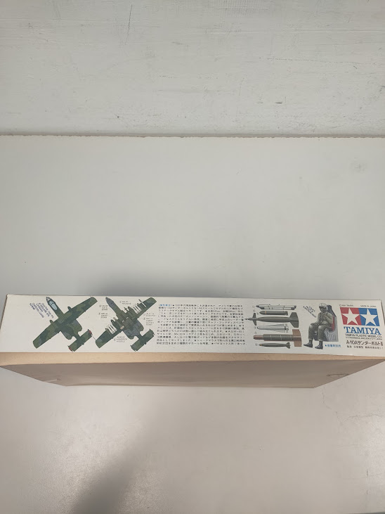 kit di Modellismo in Plastica Tamiya 1/48 Fairchild Republic A-10A Thunderbolt II 1991