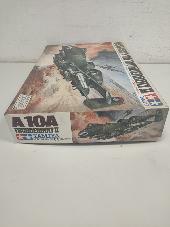 kit di Modellismo in Plastica Tamiya 1/48 Fairchild Republic A-10A Thunderbolt II 1991