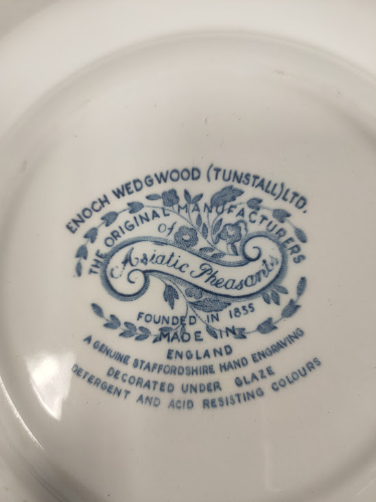 Piatto Enoch Wedgwood con Motivo "Asiatic Pheasants" in Ceramica Blu e Bianca anni 2000