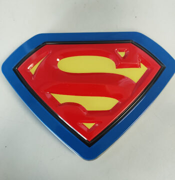 Scatola di Latta LEGO Raffigurante il Logo Sagomato di Superman 2025