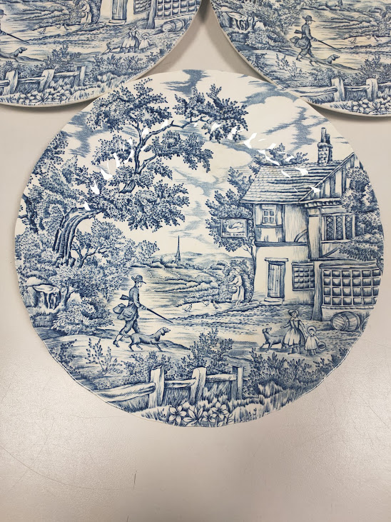 Set 3 Piatti in Ceramica Bianca e Blu con Motivo "The Hunter" Anni '80