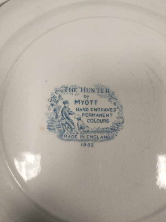 Set 3 Piatti in Ceramica Bianca e Blu con Motivo "The Hunter" Anni '80