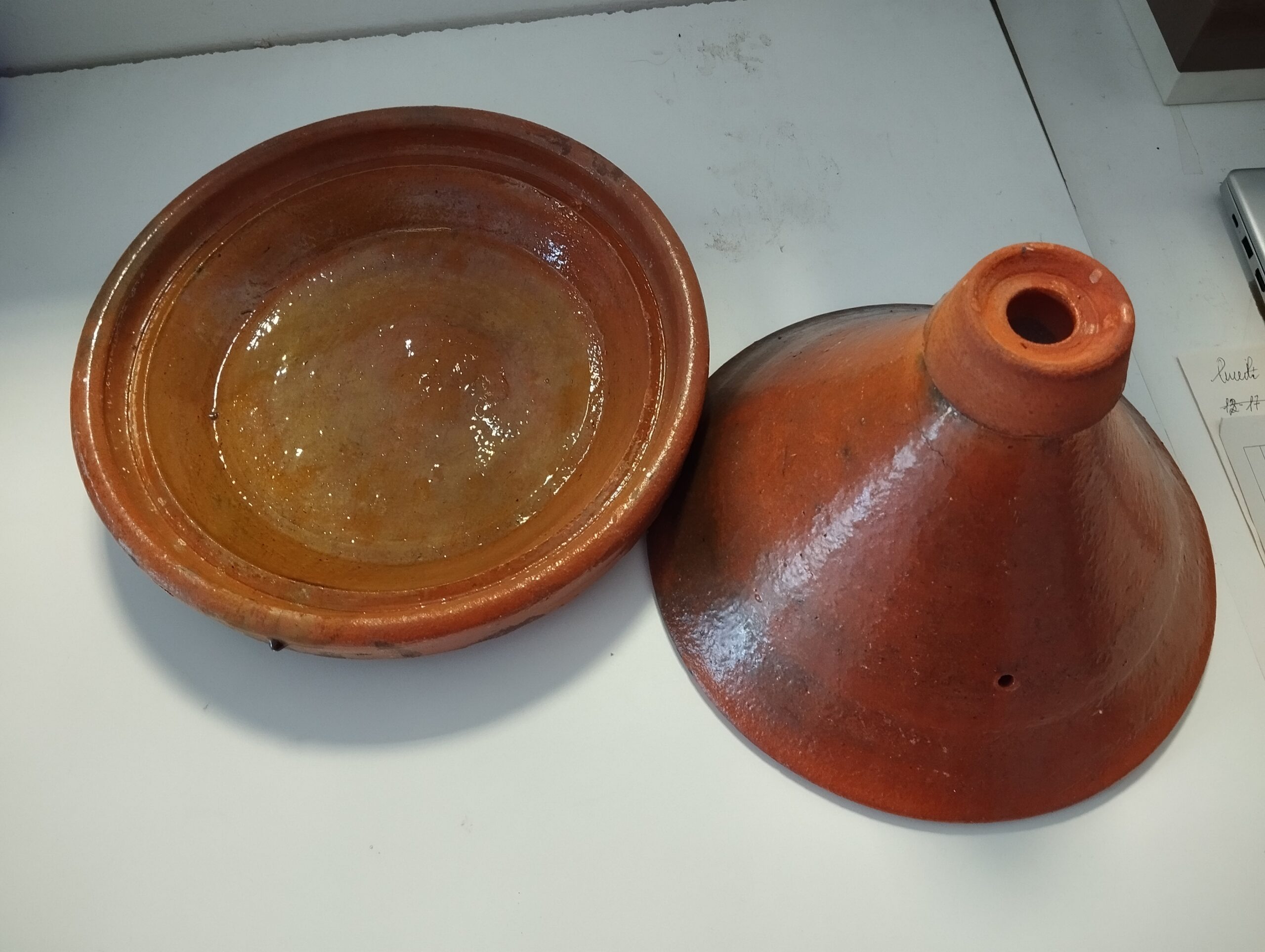 tajine marocchina in terracotta