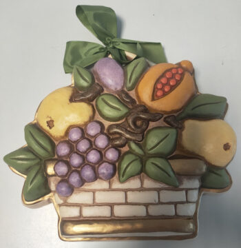 Ceramica da Parete della THUN  Decorativa Raffigurante un Cesto di Frutta Anni 2000