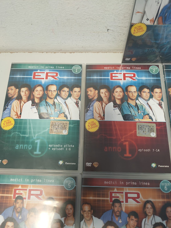 Cofanetto di ER-Medici in Prima Linea 4 Stagioni