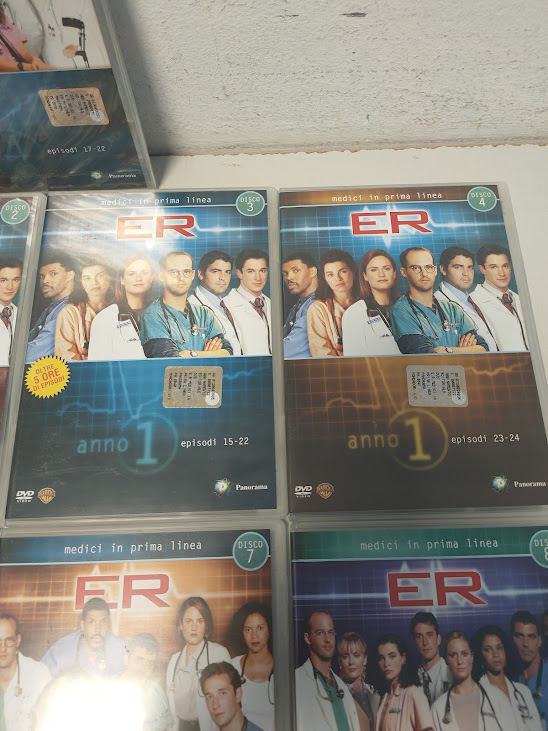 Cofanetto di ER-Medici in Prima Linea 4 Stagioni
