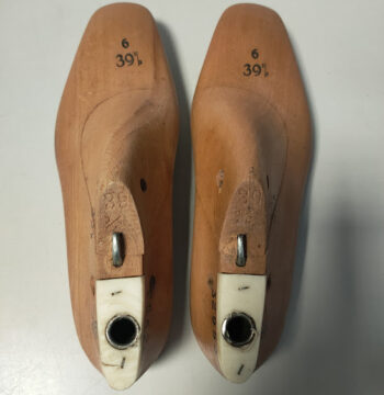 Forme per Scarpe in Legno e Metallo Usati per Modellare e Costruire le Calzature