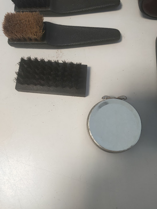 Kit per la pulizia delle scarpe da viaggio vintage Anni '60