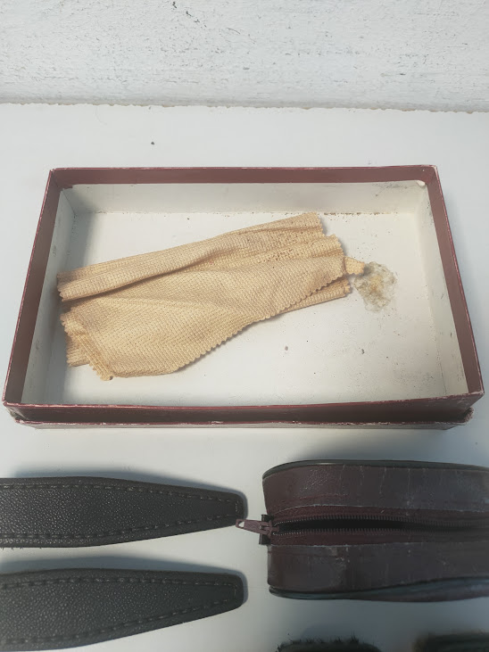 Kit per la pulizia delle scarpe da viaggio vintage Anni '60