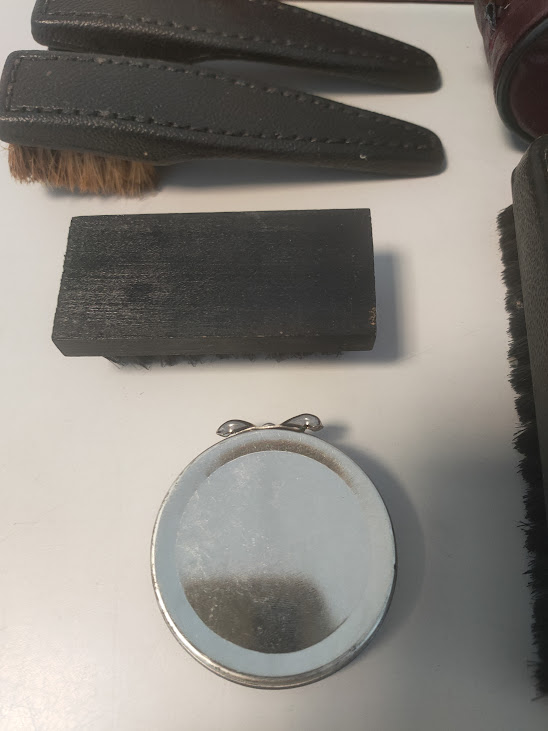 Kit per la pulizia delle scarpe da viaggio vintage Anni '60