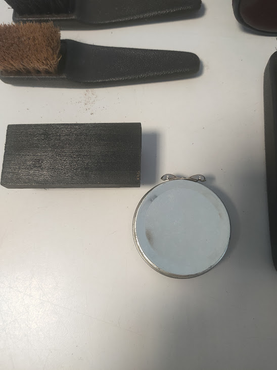 Kit per la pulizia delle scarpe da viaggio vintage Anni '60