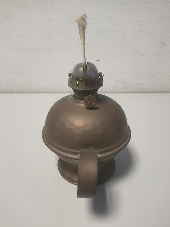 Lampada a Petrolio da Tavolo con Serbatoio Sferico in Metallo Vintage Anni dal dal 1871 al 1950