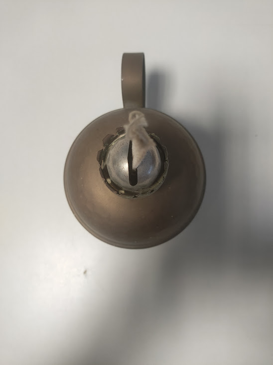 Lampada a Petrolio da Tavolo con Serbatoio Sferico in Metallo Vintage Anni dal dal 1871 al 1950