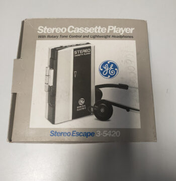Lettore di Audiocassette Portatile General Electric Stereo Escape 3-5420 Vintage
