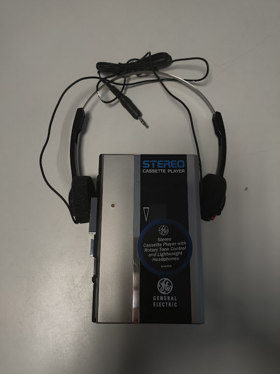 Lettore di Audiocassette Portatile General Electric Stereo Escape 3-5420 Vintage