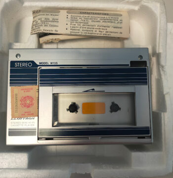 Lettore di Audiocassette Portatile Stereo Modello W135 Vintage Anni '80