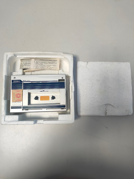 Lettore di Audiocassette Portatile Stereo Modello W135 Vintage Anni '80