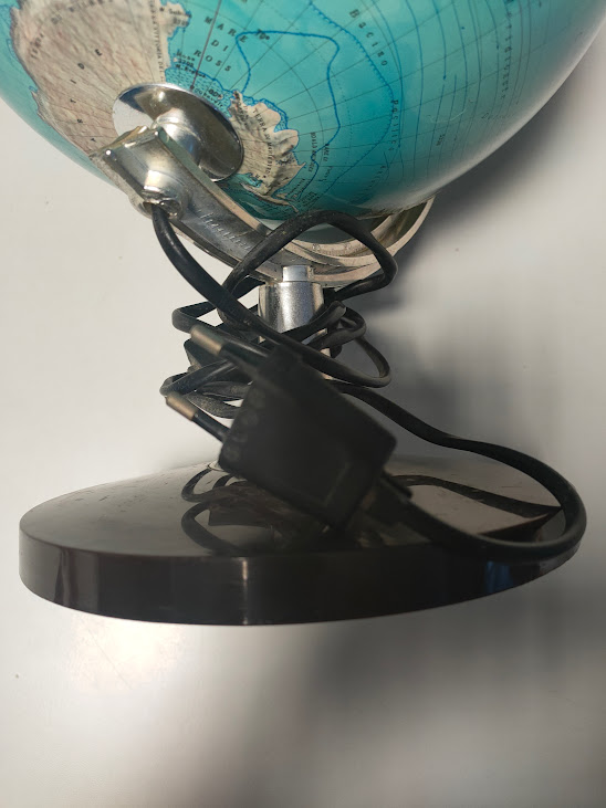 Mappamondo Luminoso con Rilievo Realizzato in Plastica da "Rico" Vintage Anni '70