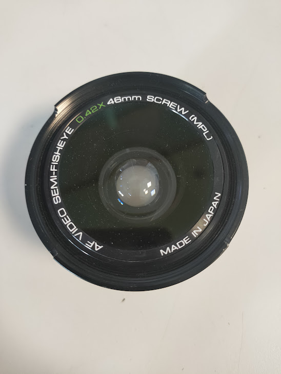 Obiettivo Semi-Fisheye da 46mm con Attacco a Vite