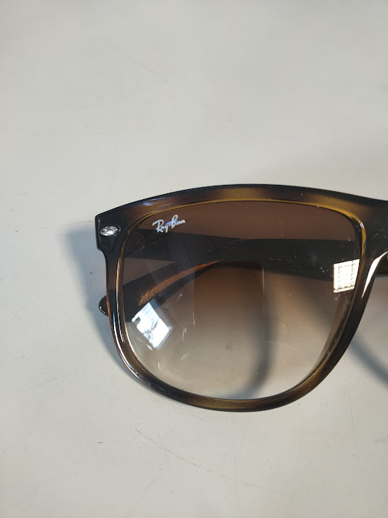 Occhiali da Sole Ray-Ban RB4147 Boyfriend Anno 2010