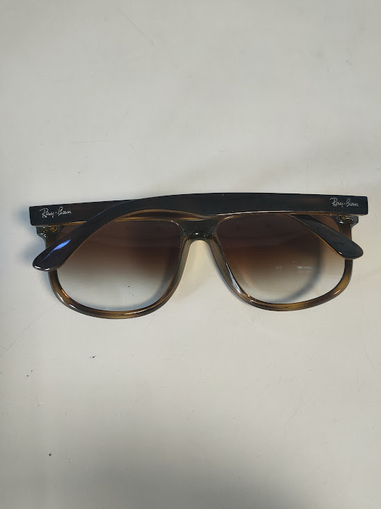 Occhiali da Sole Ray-Ban RB4147 Boyfriend Anno 2010