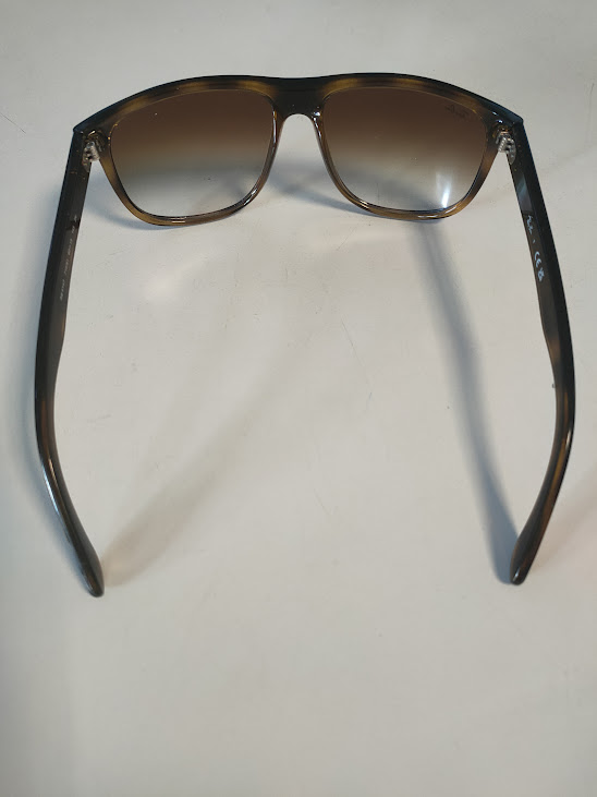 Occhiali da Sole Ray-Ban RB4147 Boyfriend Anno 2010