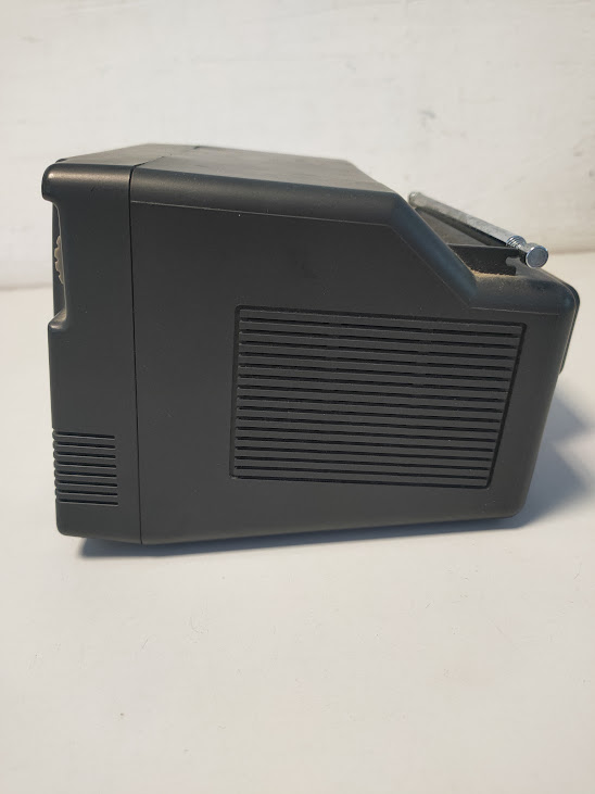 Piccolo Televisore Portatile in Bianco e Nero a Transistor Roadstar TV-400N