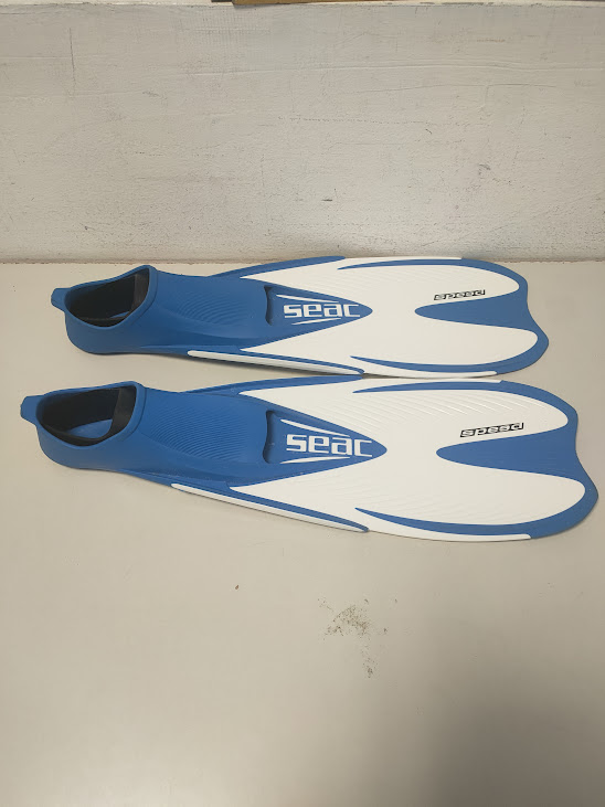 Set da Snorkeling e Nuoto che Include Attrezzatura Mista per Attività Acquatiche 2022